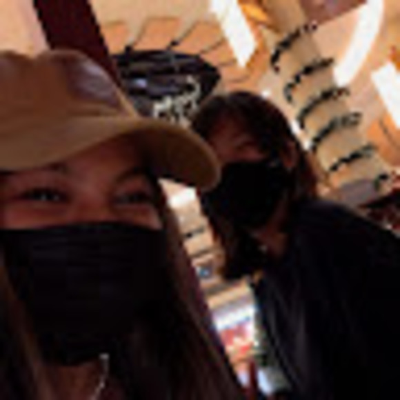 Meet your Posher, Ana - Picture 1 of 1